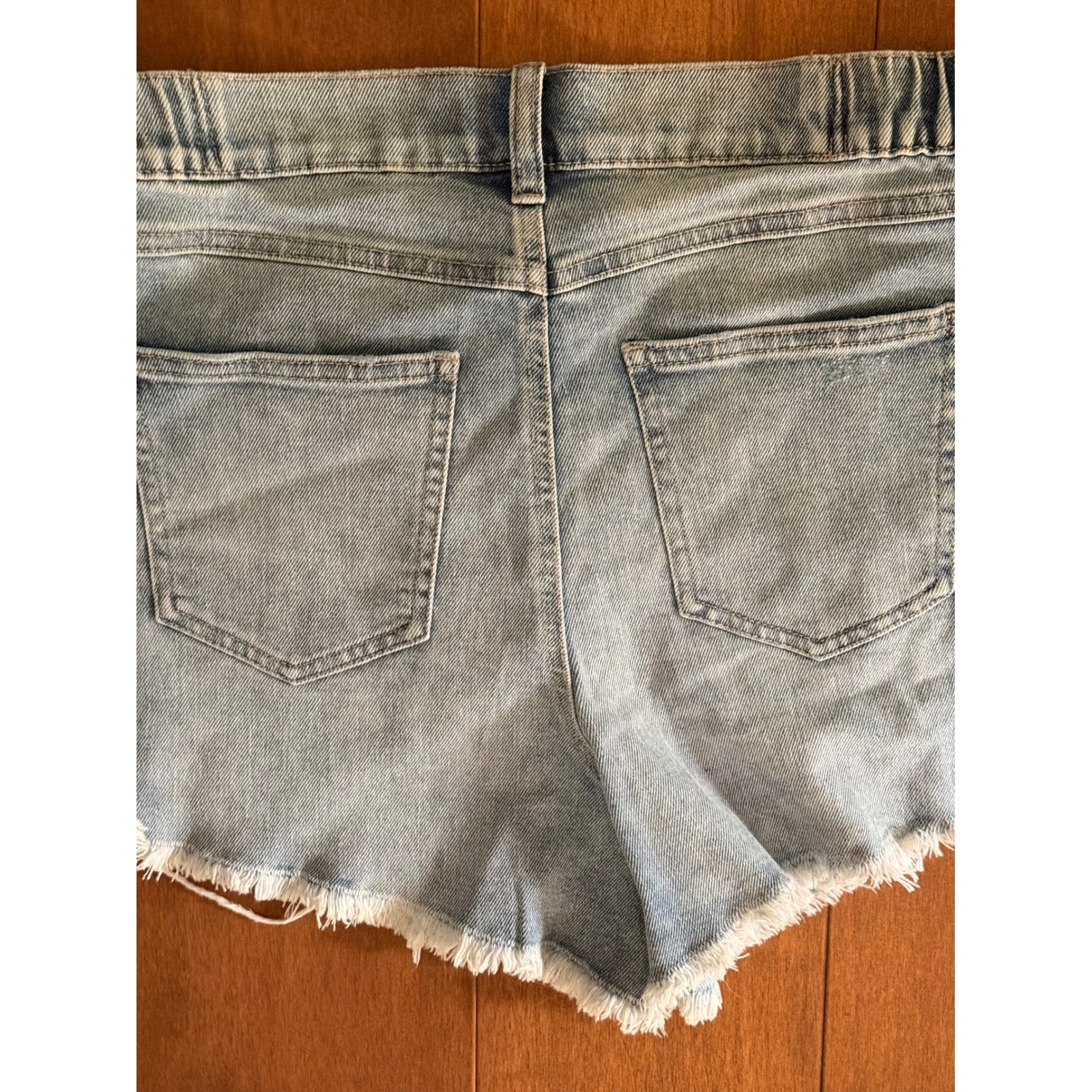 Sincerely Jules Distressed Denim Shorts High Waist Size 11/30 Light Wash Nwt — image 6 of 8